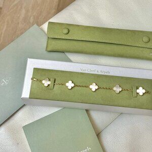 Authentic Van Cleef & Arpels 18K gold necklace